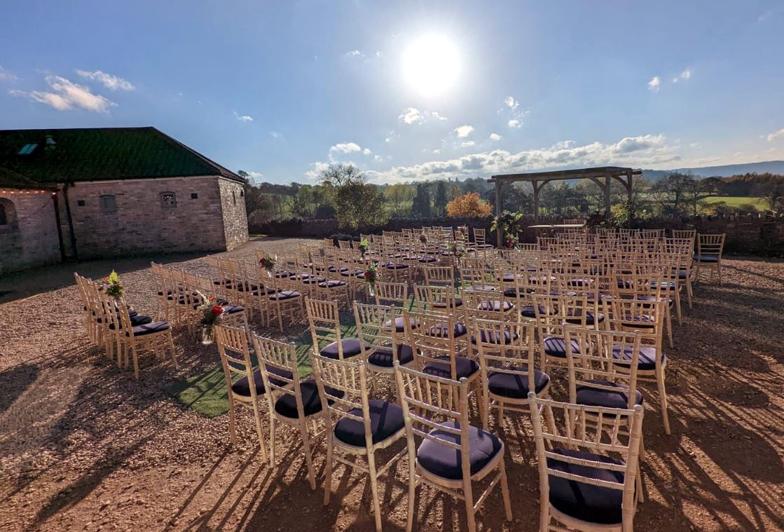 outdoor-wedding-space